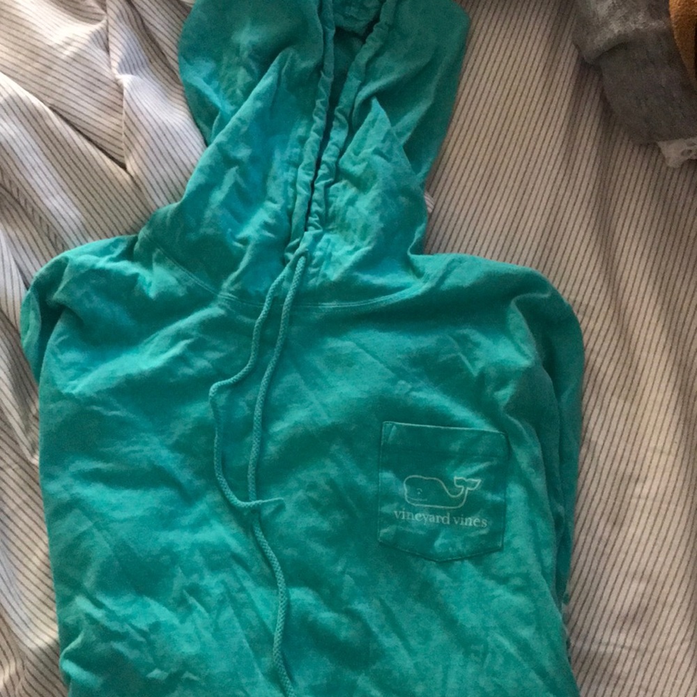 vineyard vines long sleeve.